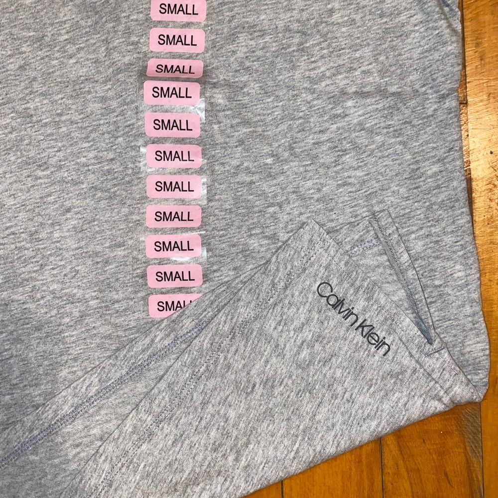 Calvin Klein Tee - Picture 3 of 5